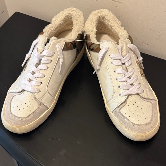 Vintage Havana White and Gold Sneakers - Picture 3 of 12